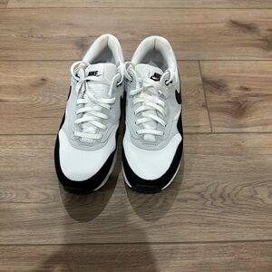Nike kids White and Black Sneakers